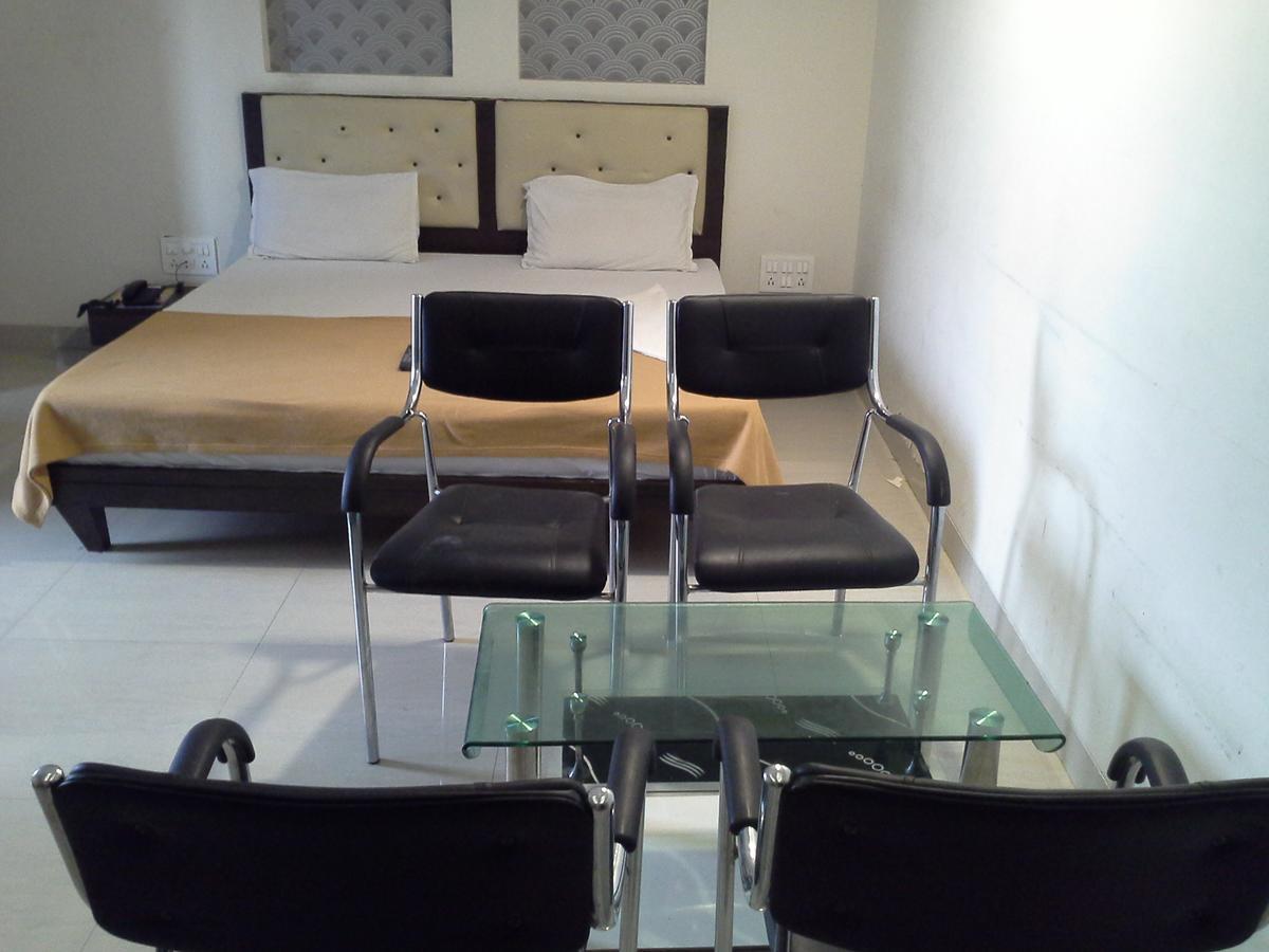 Hotel Galaxy Residency Vasai Exterior photo